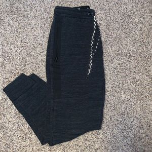 Black joggers, small